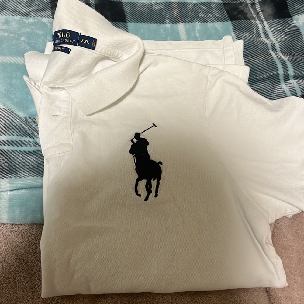 Clothes - Picture 3 of 3